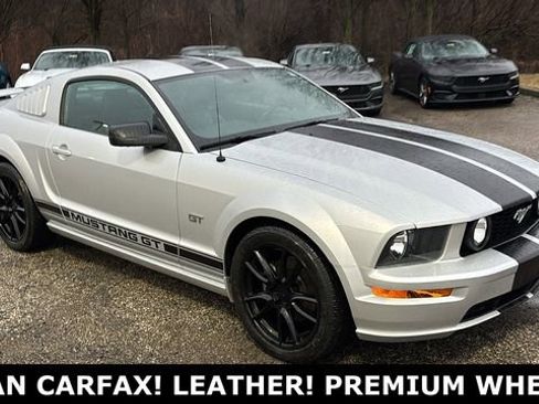 Used 2005 Ford Mustang GT Premium image 25