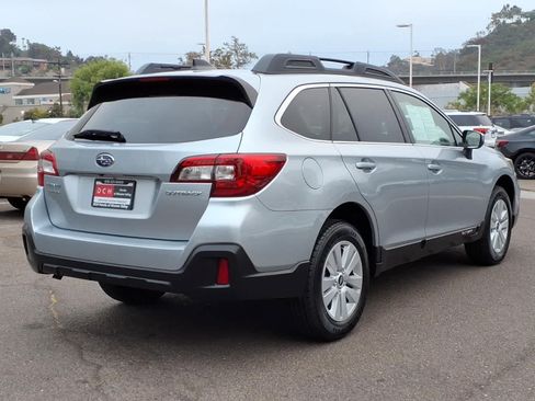 Used 2019 Subaru Outback 2.5i Premium AWD/4WD image 4