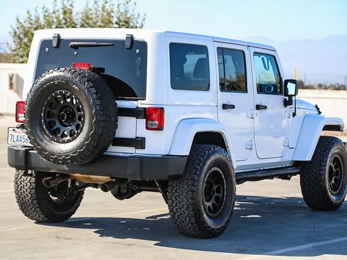 Used 2015 Jeep Wrangler Unlimited Sahara AWD/4WD image 5