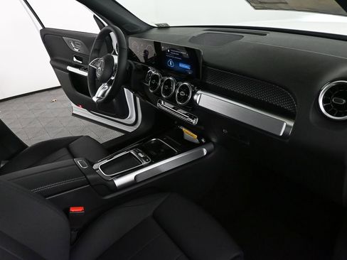 New 2026 Mercedes-Benz GLB 250 image 24