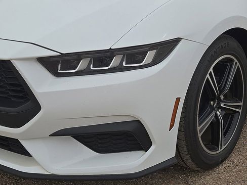 Used 2024 Ford Mustang Premium image 9