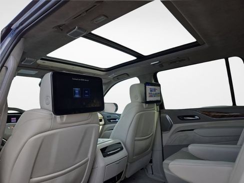 Certified 2023 Cadillac Escalade ESV Sport Platinum w/ LPO, Floor Liner Package AWD/4WD image 14