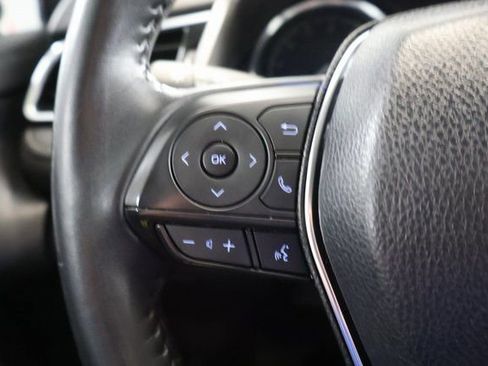 Used 2018 Toyota Camry SE image 18