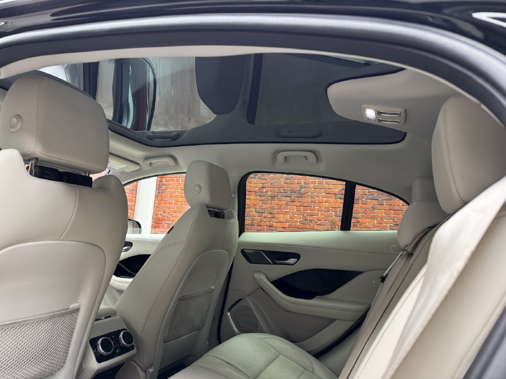 Used 2020 Jaguar I-PACE SE AWD/4WD image 3