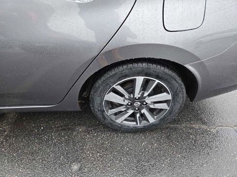 Used 2021 Nissan Versa SV FWD image 19