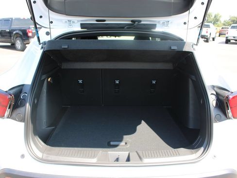 New 2026 Chevrolet Trax RS w/ Sunroof Package FWD image 18