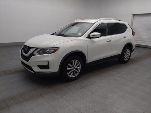 Used 2020 Nissan Rogue SV FWD image 2