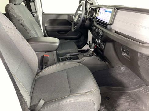 Used 2025 Jeep Wrangler Unlimited Sport AWD/4WD image 11