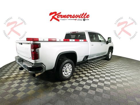 Used 2022 Chevrolet Silverado 3500 LT w/ Convenience Package image 7