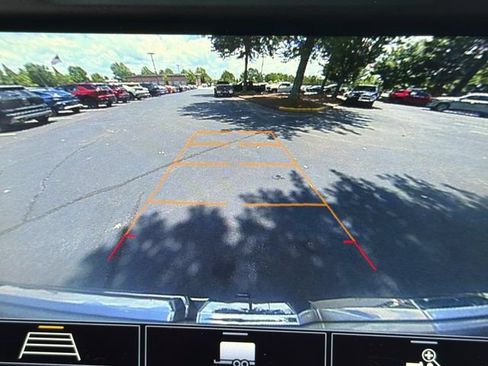 Used 2020 GMC Sierra 1500 SLT AWD/4WD image 29