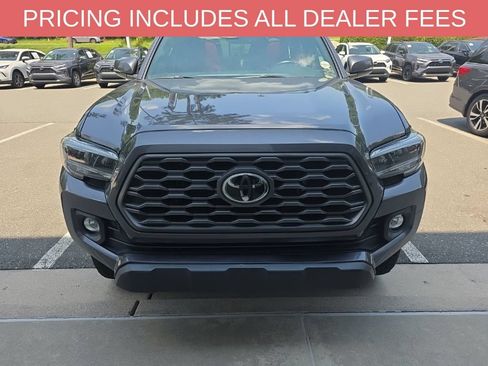 Used 2020 Toyota Tacoma TRD Off-Road w/ TRD Premium Off Road Package AWD/4WD image 2