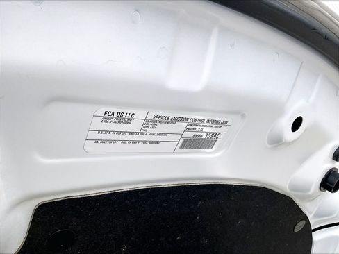 Used 2023 Chrysler Pacifica Touring-L FWD image 35