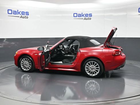 Used 2017 FIAT 124 Spider Classica image 41