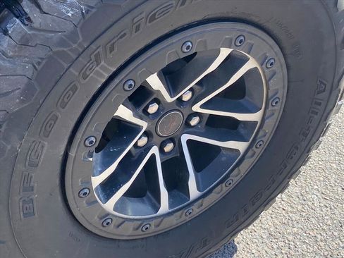 Used 2024 Jeep Wrangler Unlimited Rubicon w/ XTREMEE 35" Tire Package image 20