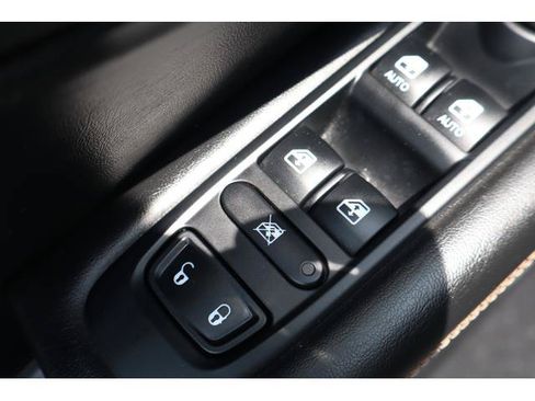 Used 2018 Jeep Compass Latitude w/ Popular Equipment Group AWD/4WD image 13