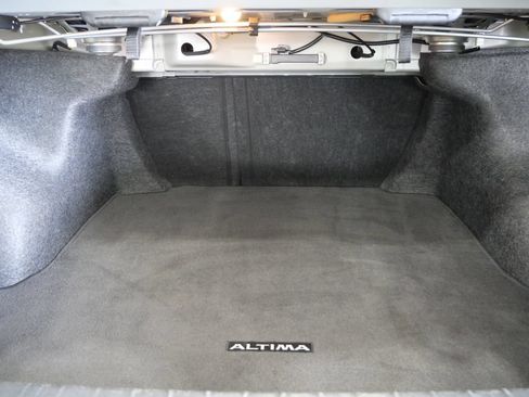 Used 2024 Nissan Altima 2.5 SV FWD image 23