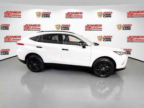 Certified 2023 Toyota Venza Nightshade image 17