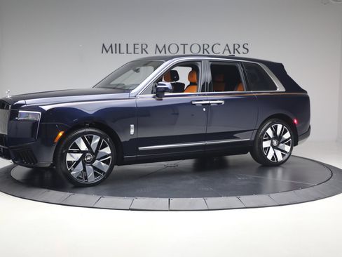 New 2026 Rolls-Royce Cullinan AWD/4WD image 9