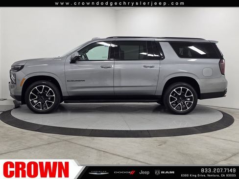 Used 2026 Chevrolet Suburban RST AWD/4WD image 4
