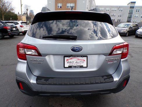 Used 2019 Subaru Outback 2.5i Premium image 4