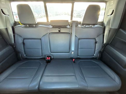Used 2021 Chevrolet Silverado 1500 LT Trail Boss w/ Convenience Package II AWD/4WD image 32