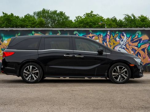 Used 2018 Honda Odyssey Elite image 6