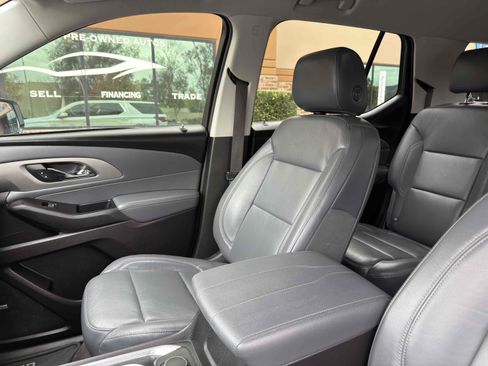 Used 2019 Chevrolet Traverse LT w/ LT Premium Package FWD image 36