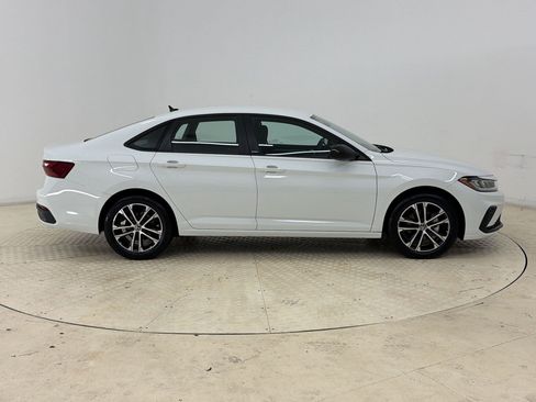 Used 2025 Volkswagen Jetta Sport FWD image 8