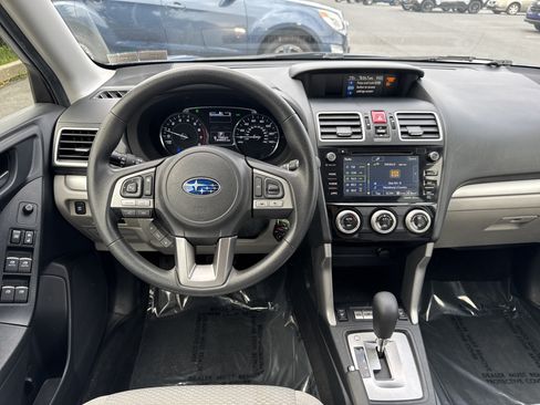 Used 2018 Subaru Forester 2.5i Premium AWD/4WD image 2