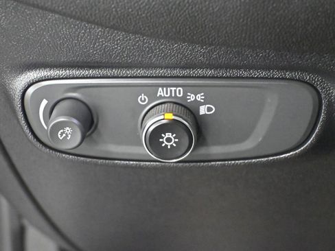 Used 2019 Chevrolet Equinox LT image 15