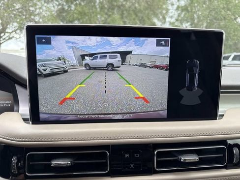 Certified 2023 Lincoln Nautilus AWD w/ Premium Package image 24