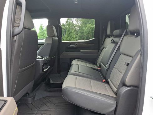 Used 2022 Chevrolet Silverado 1500 ZR2 w/ Technology Package AWD/4WD image 10