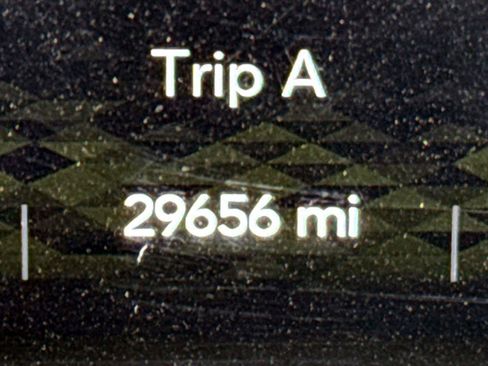 Used 2023 Jeep Wrangler Unlimited Sahara AWD/4WD image 17