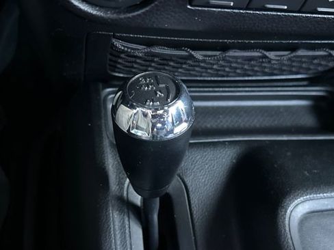 Used 2017 Jeep Wrangler Unlimited Sahara w/ Connectivity Group image 32