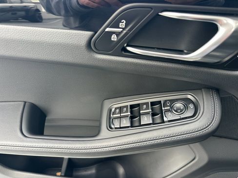Used 2025 Porsche Macan Turbo image 12