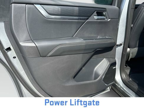 New 2025 GMC Acadia Elevation w/ Elevation Premium Package image 11