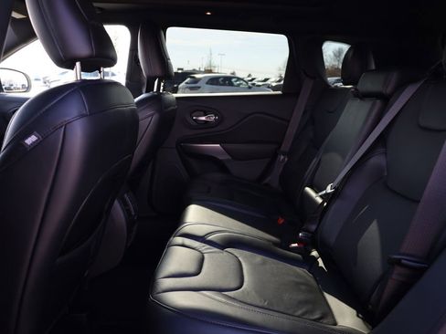 Used 2020 Jeep Cherokee High Altitude image 34