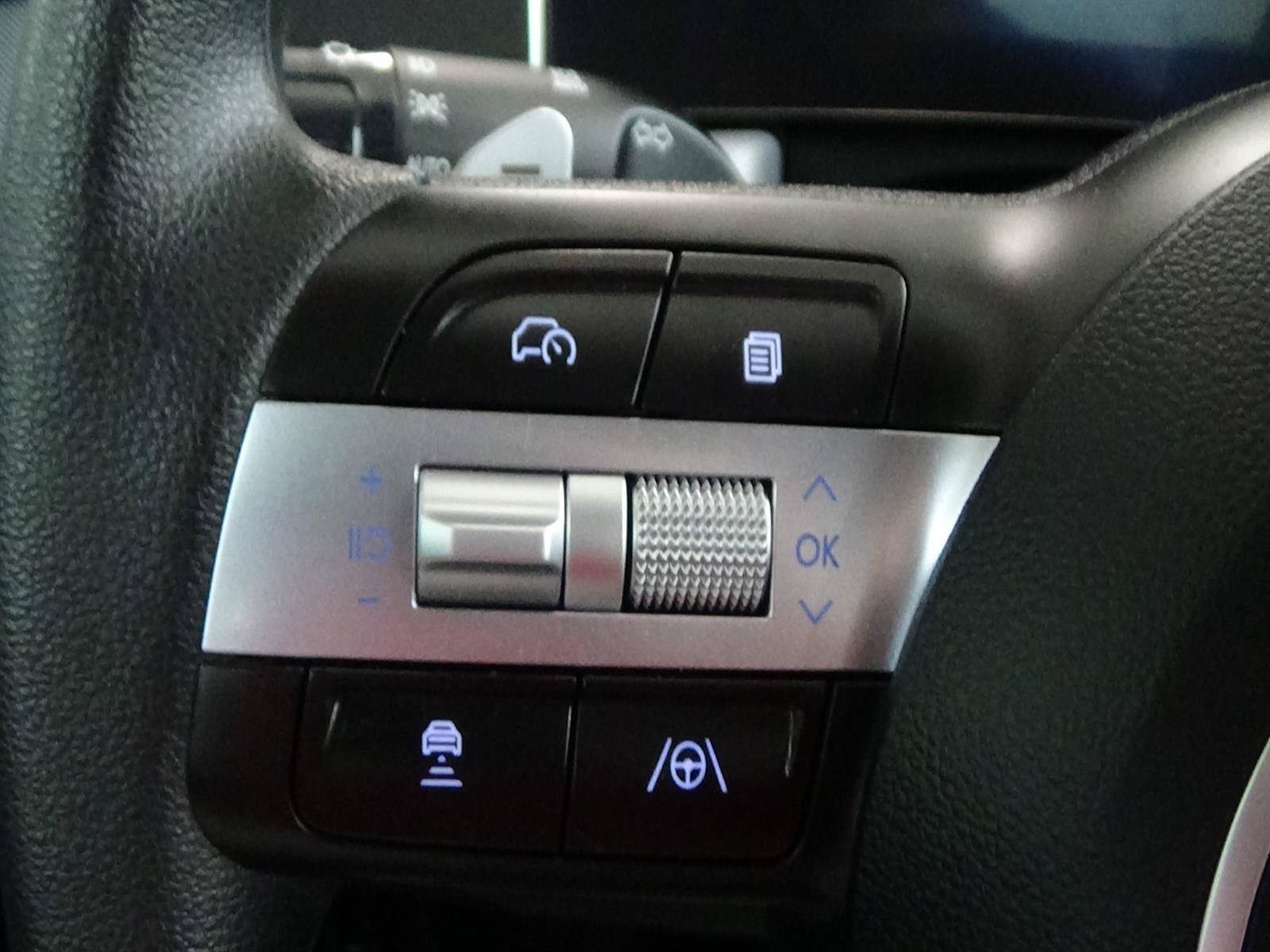 Used 2025 Hyundai Sonata SEL FWD image 18