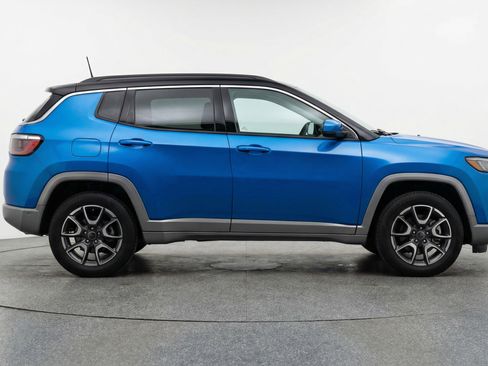 Used 2025 Jeep Compass Trailhawk AWD/4WD image 11