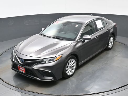 Used 2024 Toyota Camry LE image 32