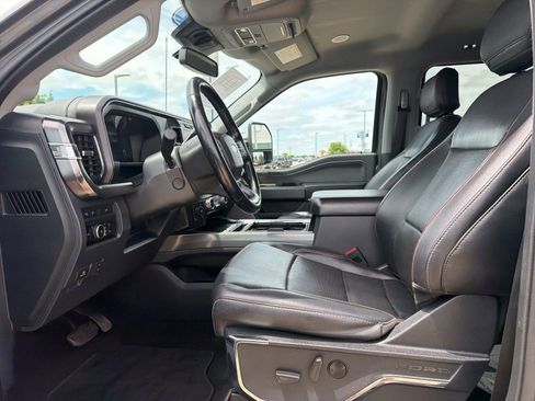 Used 2023 Ford F250 Lariat w/ Lariat Ultimate Package AWD/4WD image 14