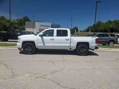 Used 2018 Chevrolet Silverado 1500 LT w/ All Star Edition AWD/4WD image 2