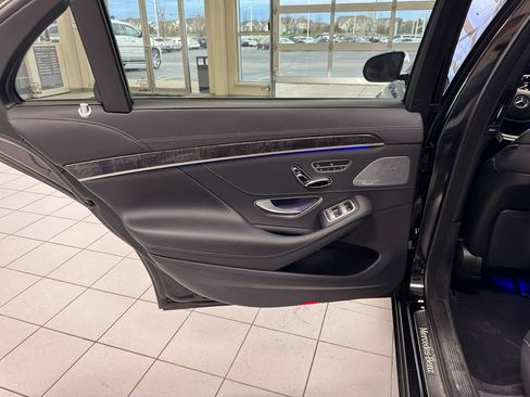 Used 2017 Mercedes-Benz S 550 4MATIC Sedan image 46