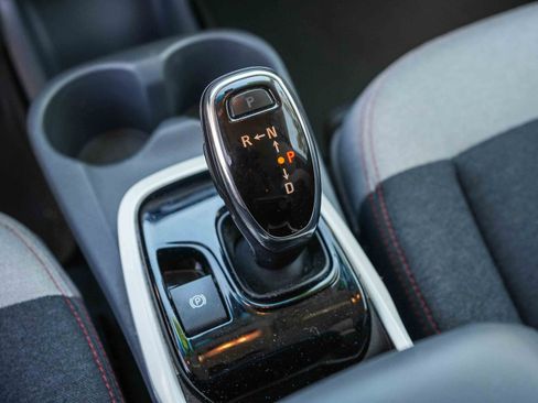 Used 2017 Chevrolet Bolt LT FWD image 19