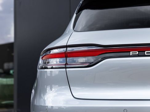Certified 2026 Porsche Macan AWD/4WD image 14