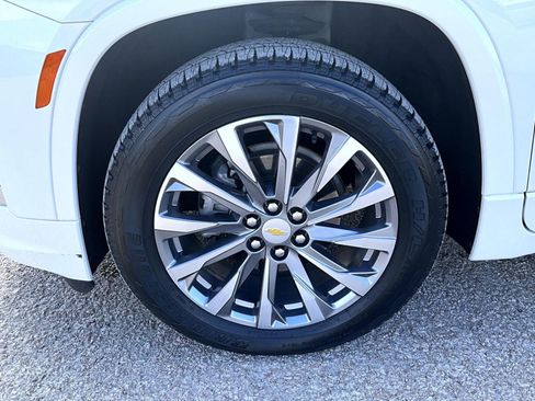 Used 2023 Chevrolet Traverse Premier image 24