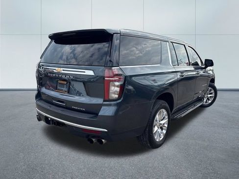 Used 2021 Chevrolet Suburban Premier w/ Premium Package AWD/4WD image 4