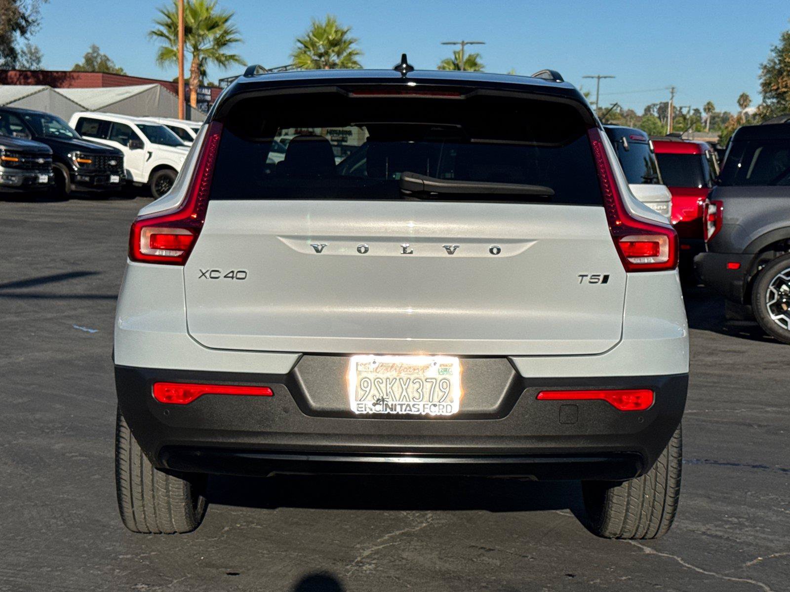 Used 2021 Volvo XC40 T5 R-Design w/ Protection Package AWD/4WD image 12