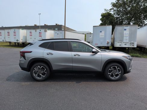 New 2026 Chevrolet Trax LT FWD image 34