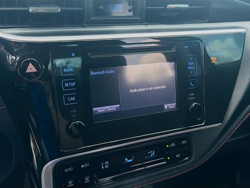 Used 2019 Toyota Corolla SE FWD image 12